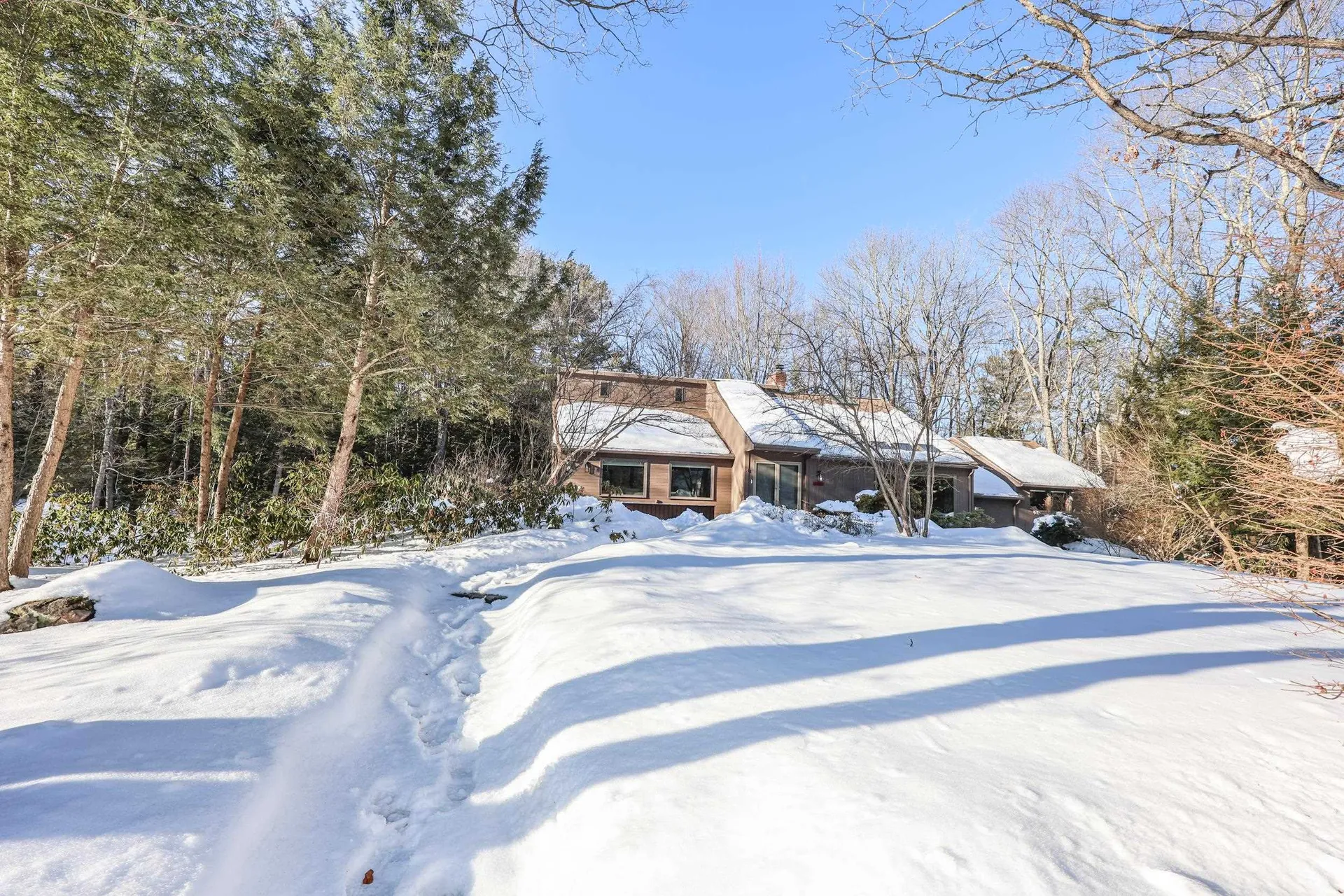 4 Windsor Boulevard Londonderry NH 03053