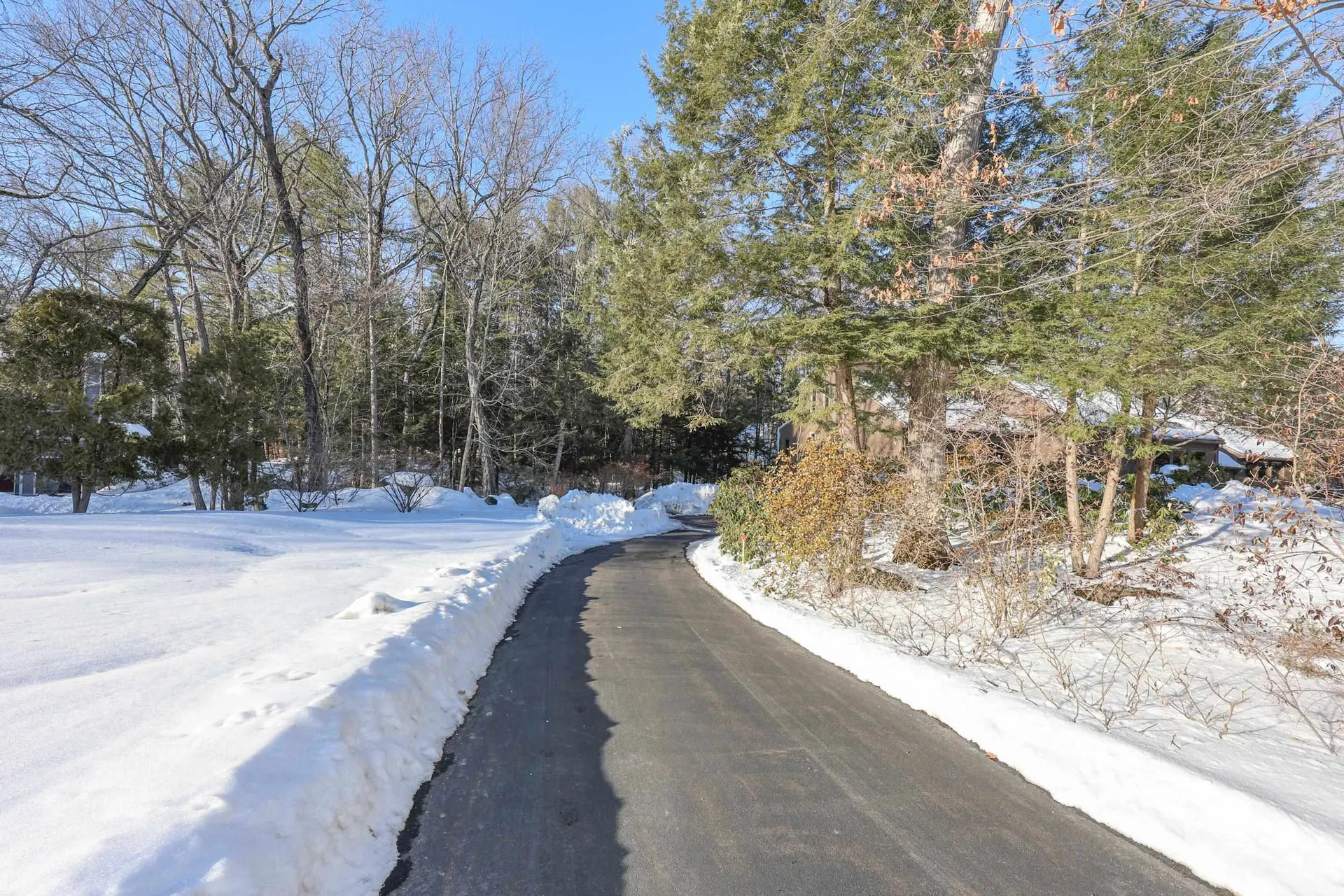 4 Windsor Boulevard Londonderry NH 03053