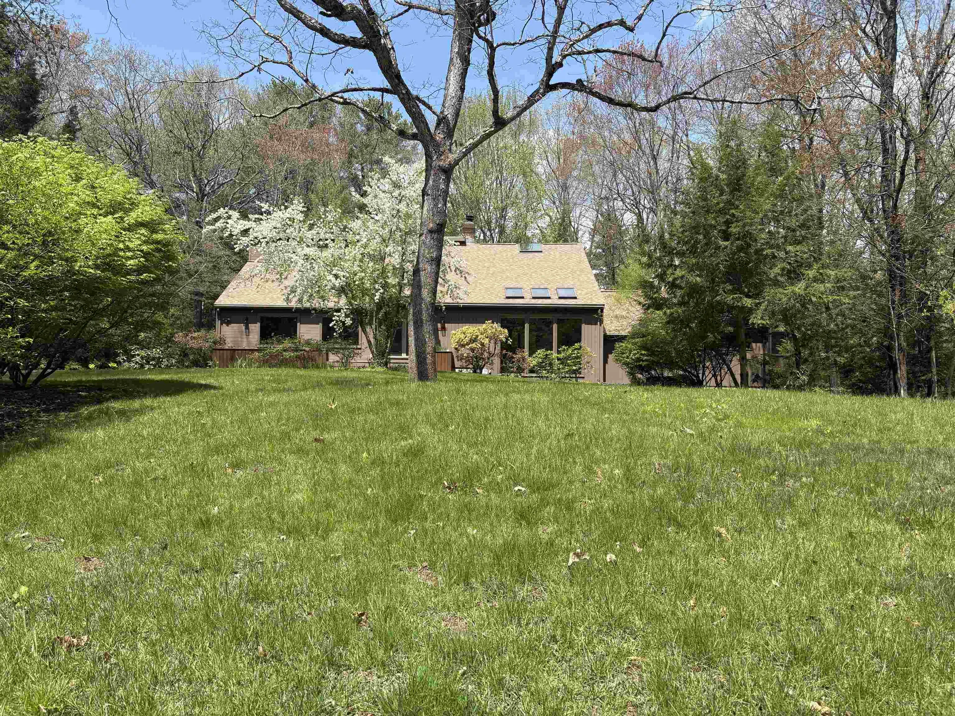 4 Windsor Boulevard Londonderry NH 03053