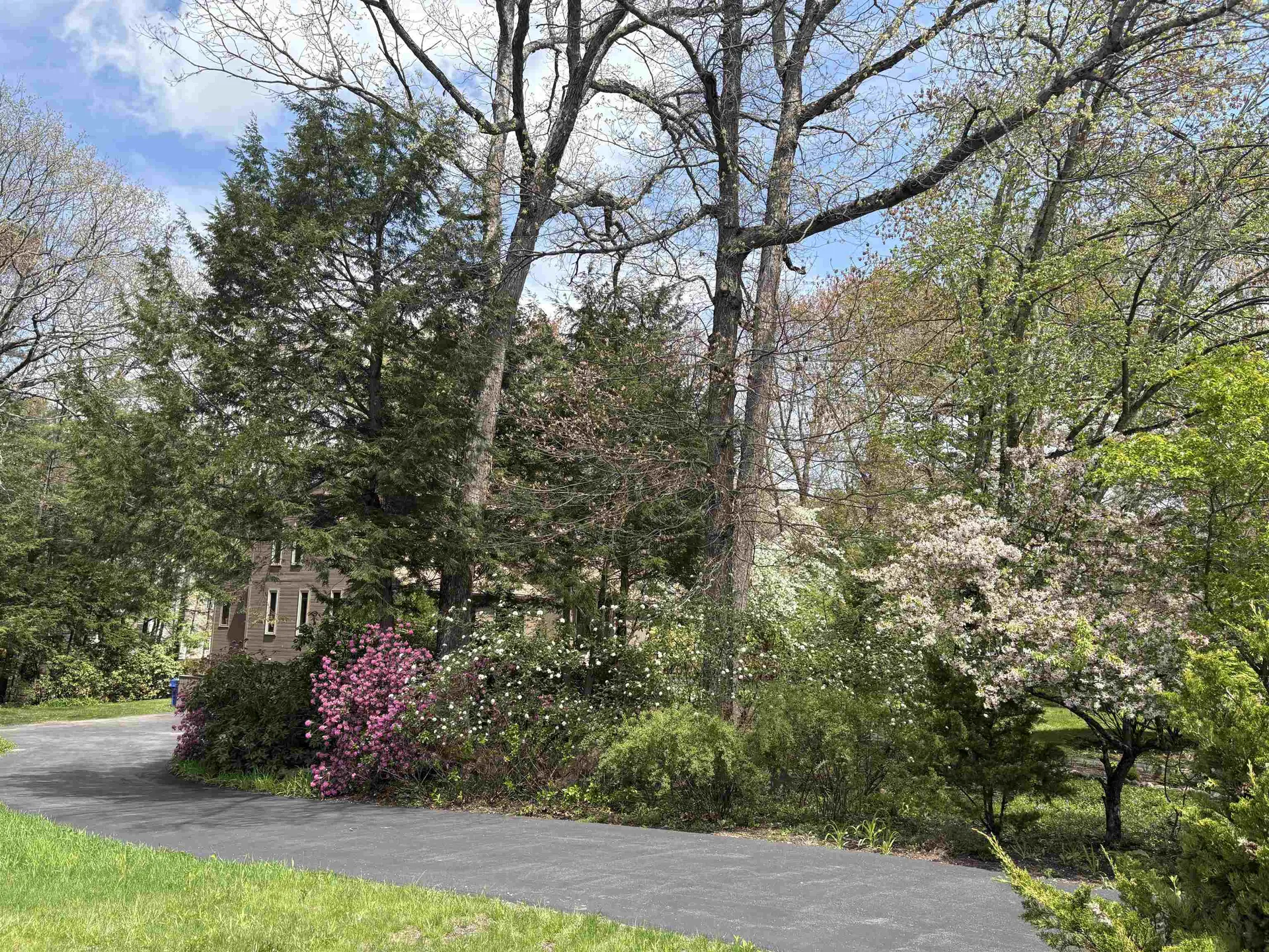 4 Windsor Boulevard Londonderry NH 03053