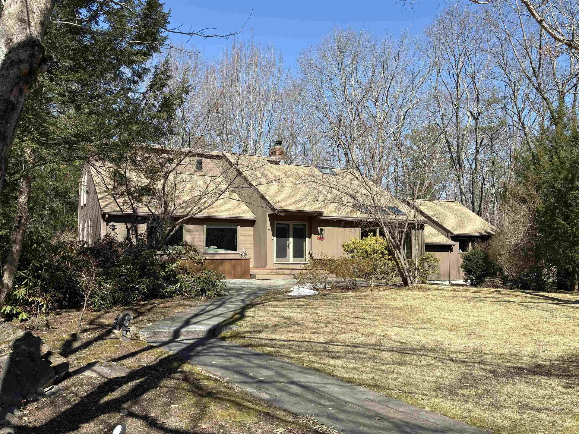 4 Windsor Boulevard Londonderry NH 03053
