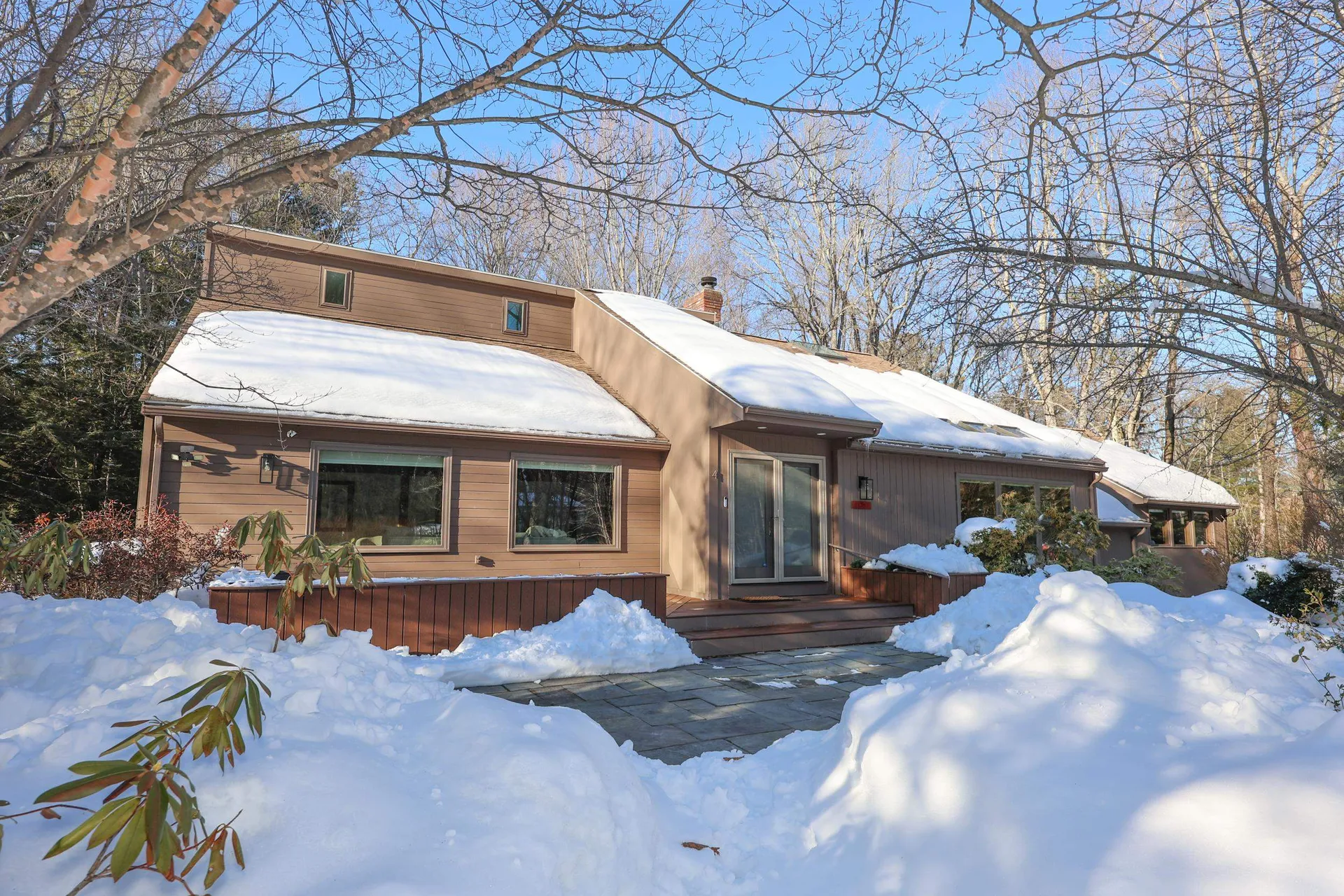 4 Windsor Boulevard Londonderry NH 03053