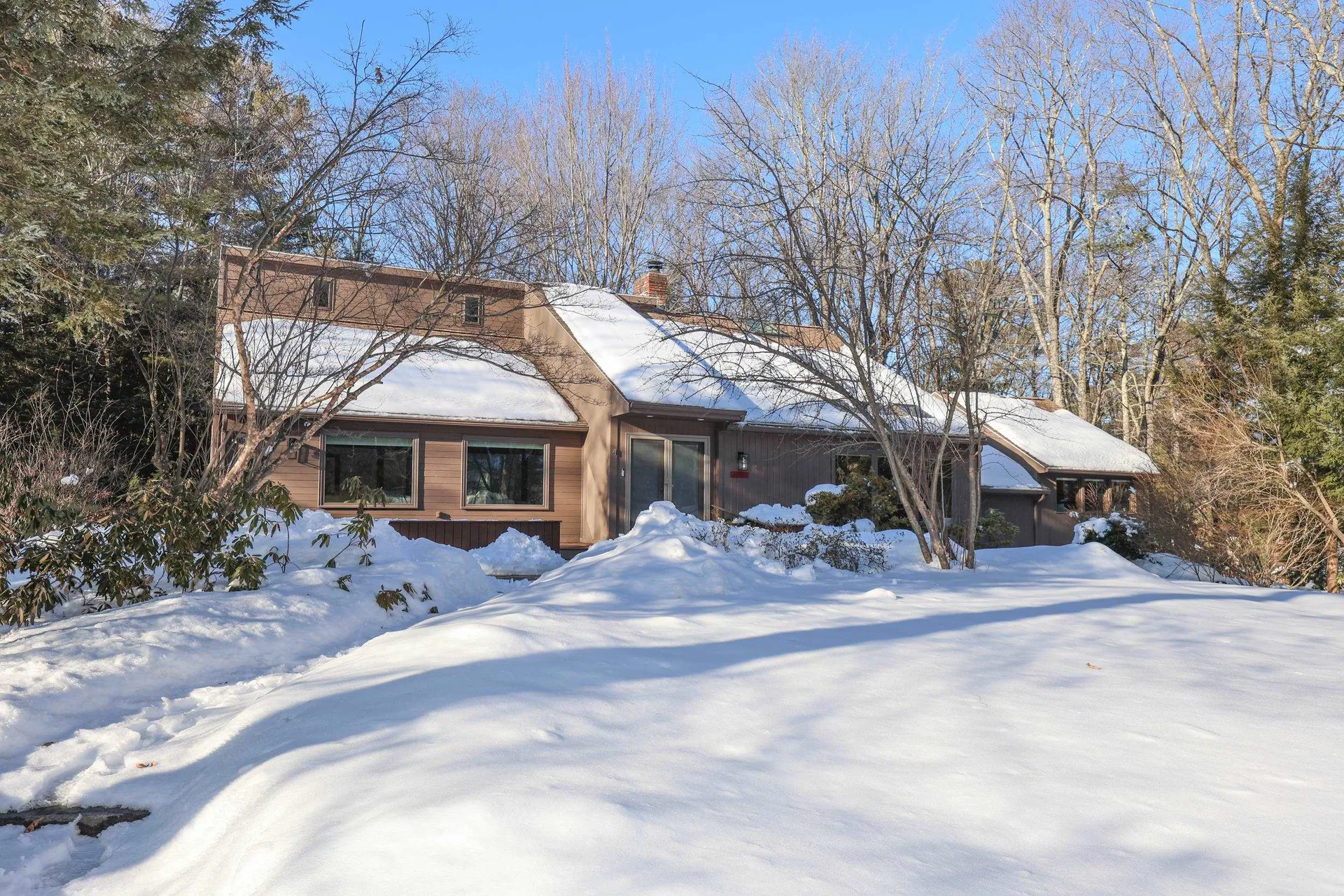 4 Windsor Boulevard Londonderry NH 03053