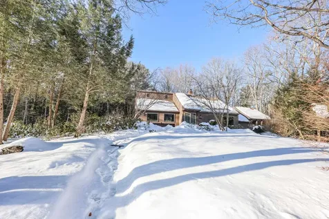 4 Windsor Boulevard Londonderry NH 03053