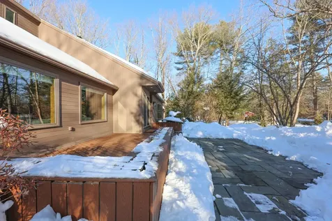 4 Windsor Boulevard Londonderry NH 03053