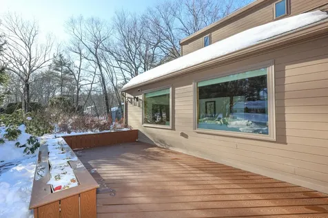 4 Windsor Boulevard Londonderry NH 03053