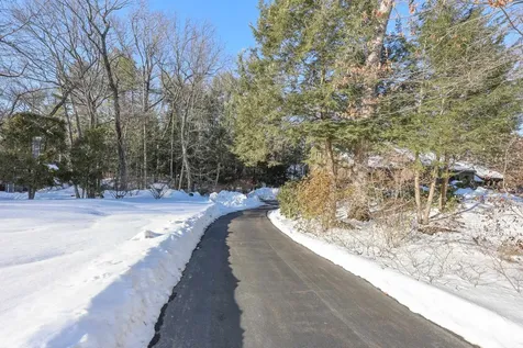 4 Windsor Boulevard Londonderry NH 03053