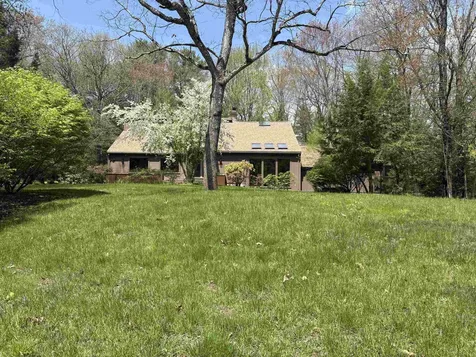 4 Windsor Boulevard Londonderry NH 03053