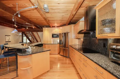 4 Windsor Boulevard Londonderry NH 03053