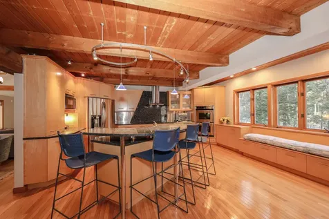 4 Windsor Boulevard Londonderry NH 03053