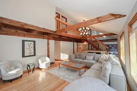 4 Windsor Boulevard Londonderry NH 03053