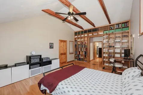 4 Windsor Boulevard Londonderry NH 03053