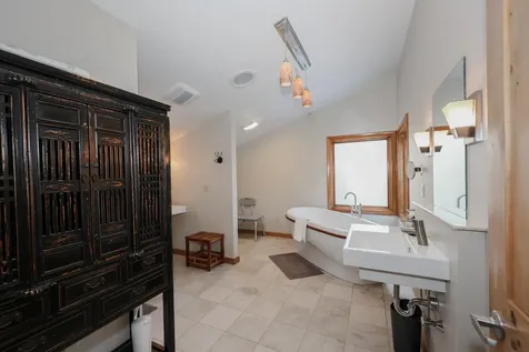 4 Windsor Boulevard Londonderry NH 03053