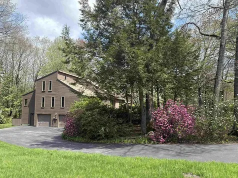 4 Windsor Boulevard Londonderry NH 03053