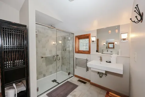 4 Windsor Boulevard Londonderry NH 03053