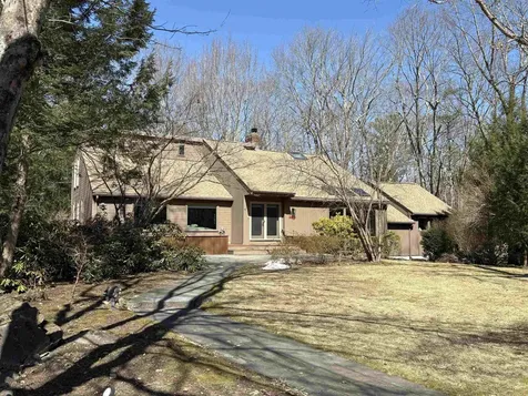 4 Windsor Boulevard Londonderry NH 03053