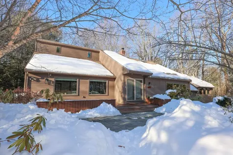 4 Windsor Boulevard Londonderry NH 03053