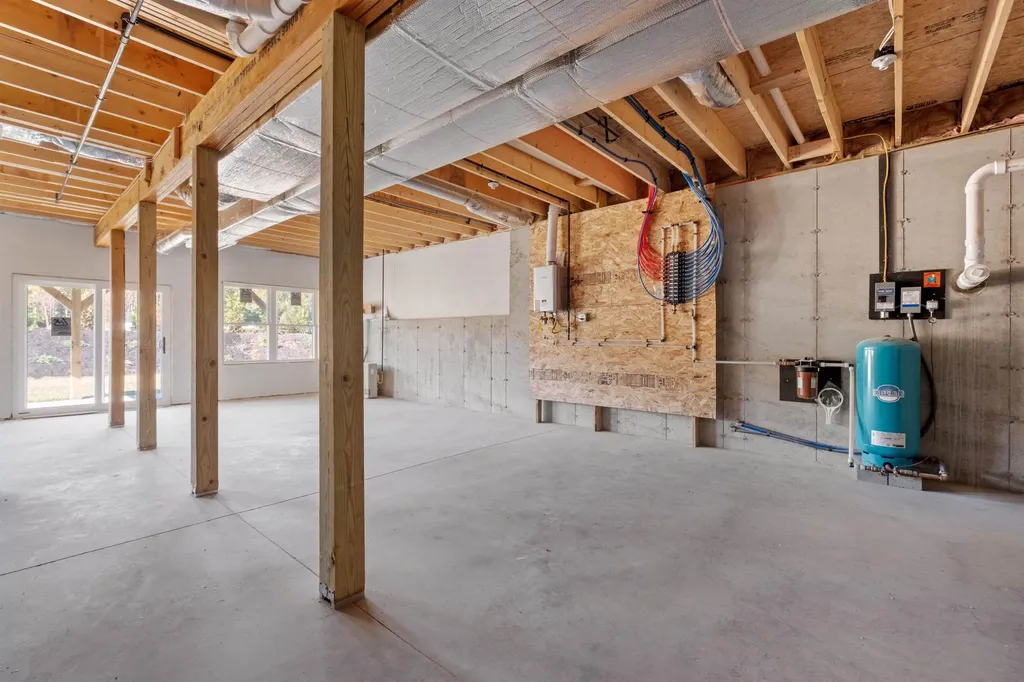 Melina's Way Thornton NH 03285