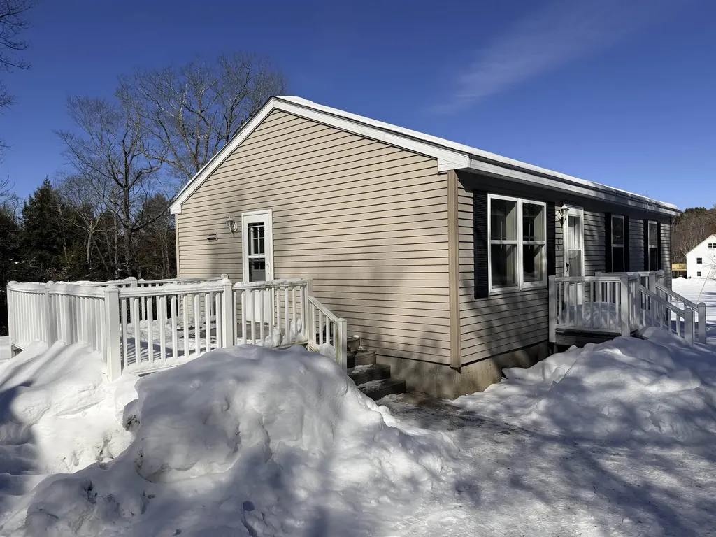 98 Ledge Hill Road Tuftonboro NH 03816