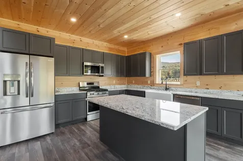 Melina's Way Thornton NH 03285