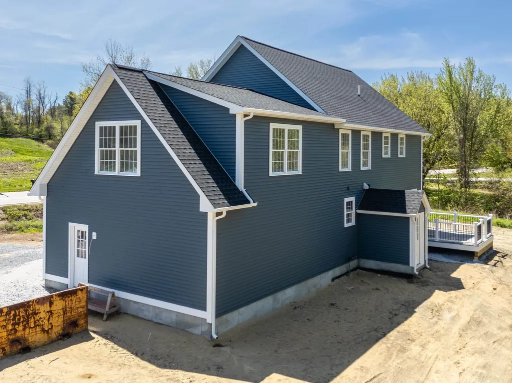 117 Merrimack Street Hooksett NH 03106