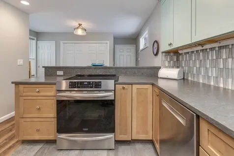 141 Chase Way Manchester NH 03104