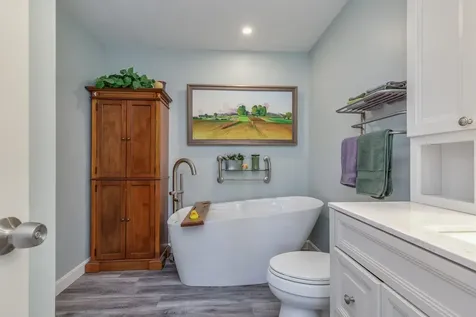 141 Chase Way Manchester NH 03104