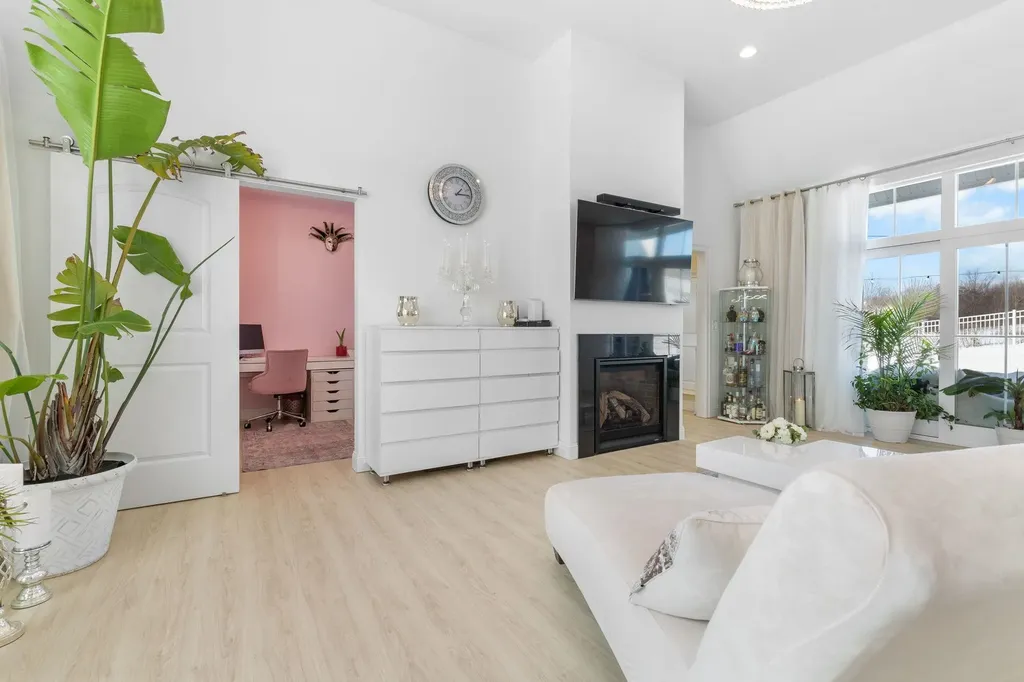 2 Nettie Way Londonderry NH 03053