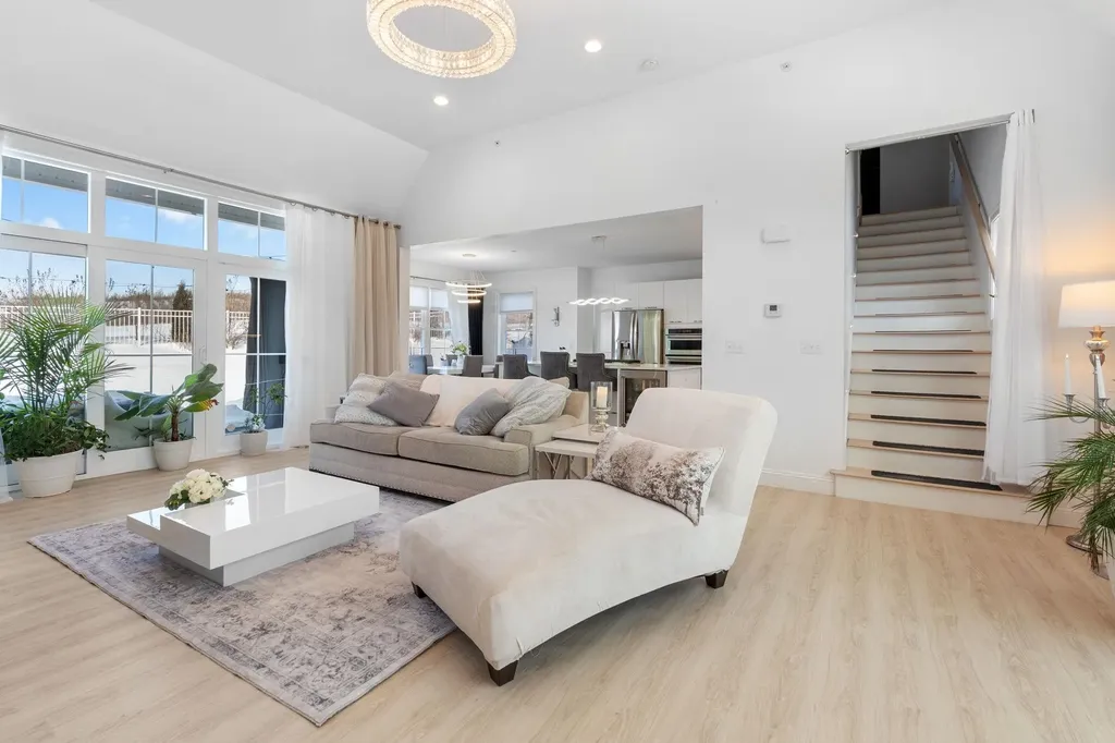 2 Nettie Way Londonderry NH 03053