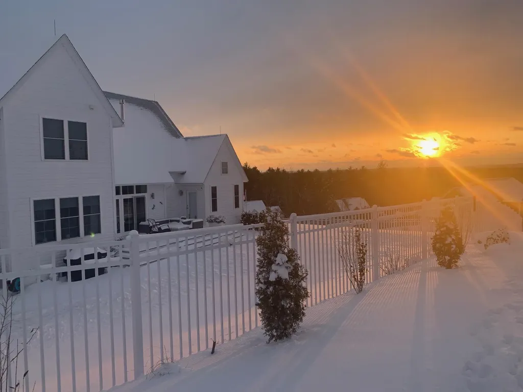2 Nettie Way Londonderry NH 03053