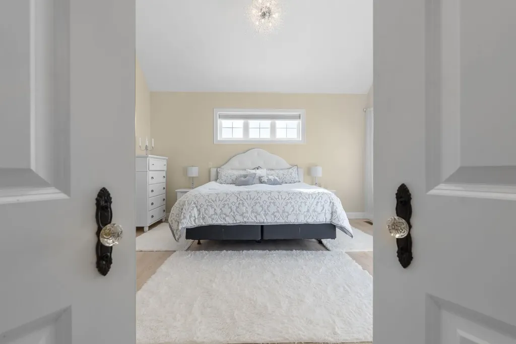 2 Nettie Way Londonderry NH 03053