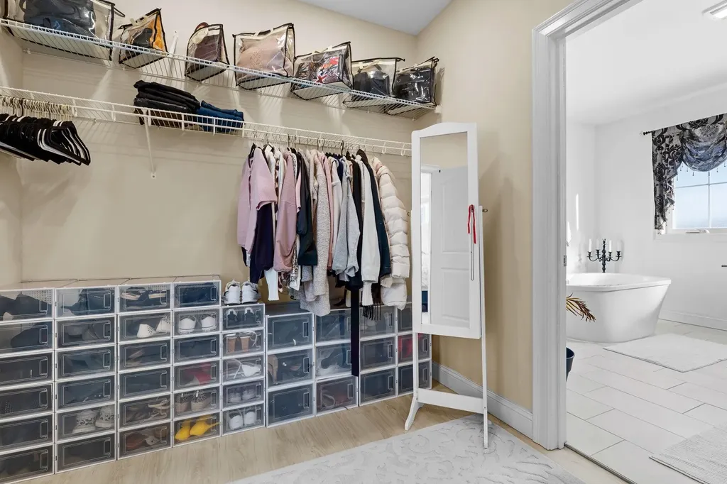 2 Nettie Way Londonderry NH 03053