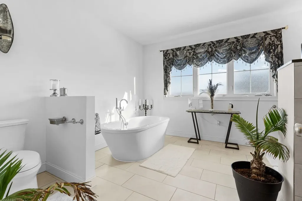 2 Nettie Way Londonderry NH 03053