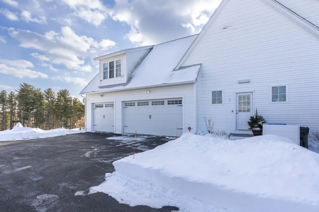 2 Nettie Way Londonderry NH 03053