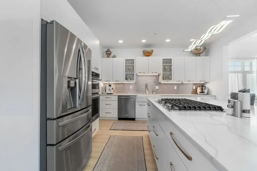 2 Nettie Way Londonderry NH 03053