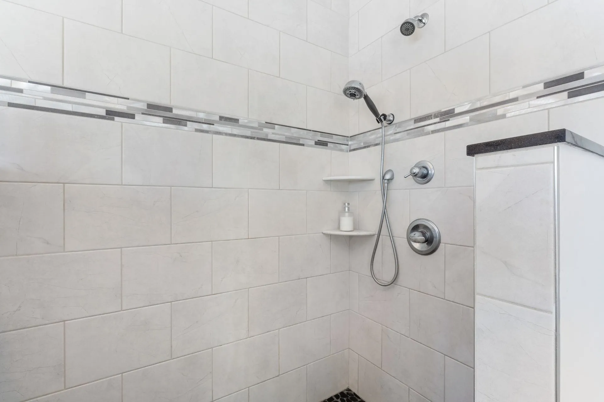 2 Nettie Way Londonderry NH 03053