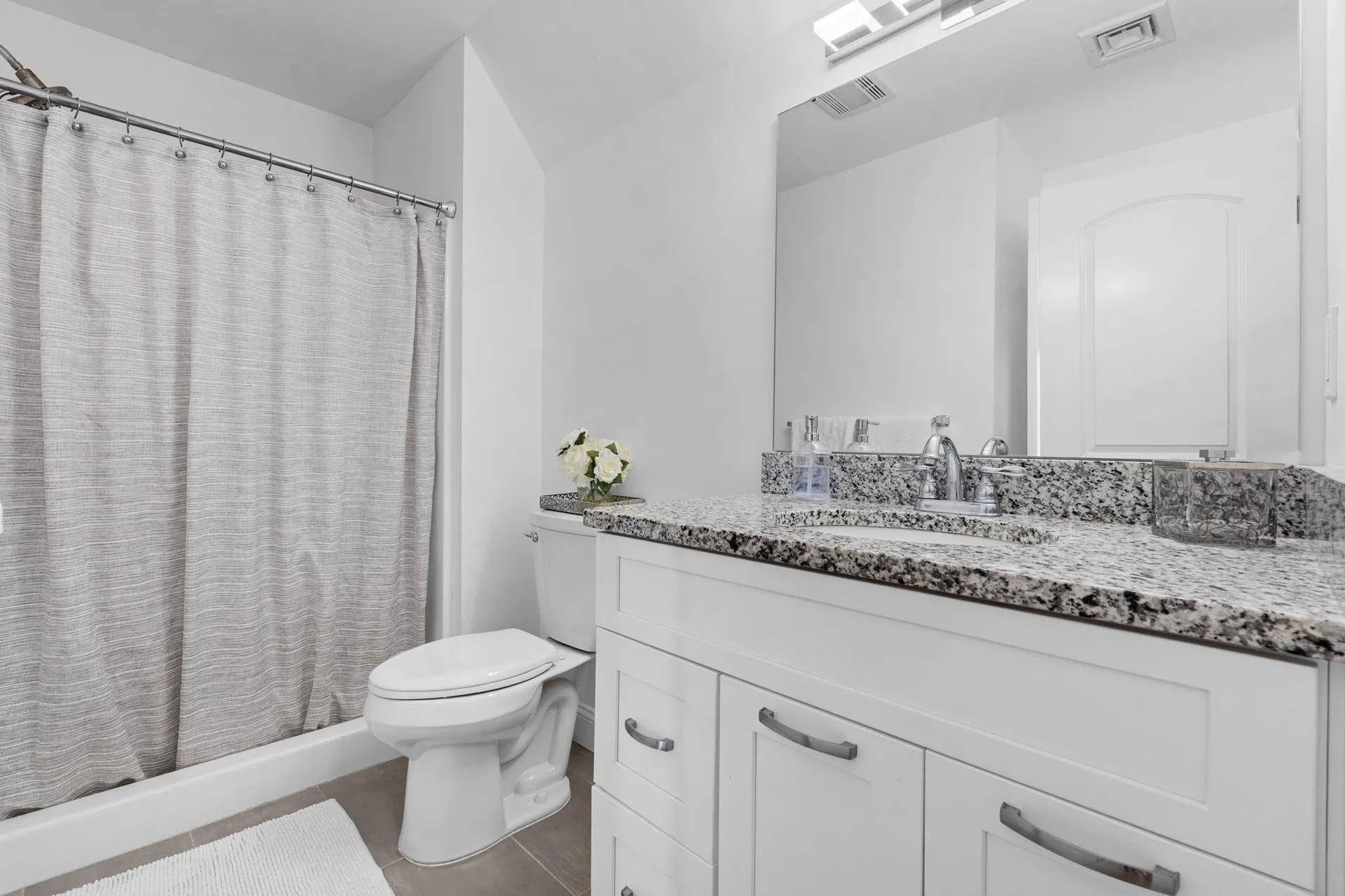 2 Nettie Way Londonderry NH 03053