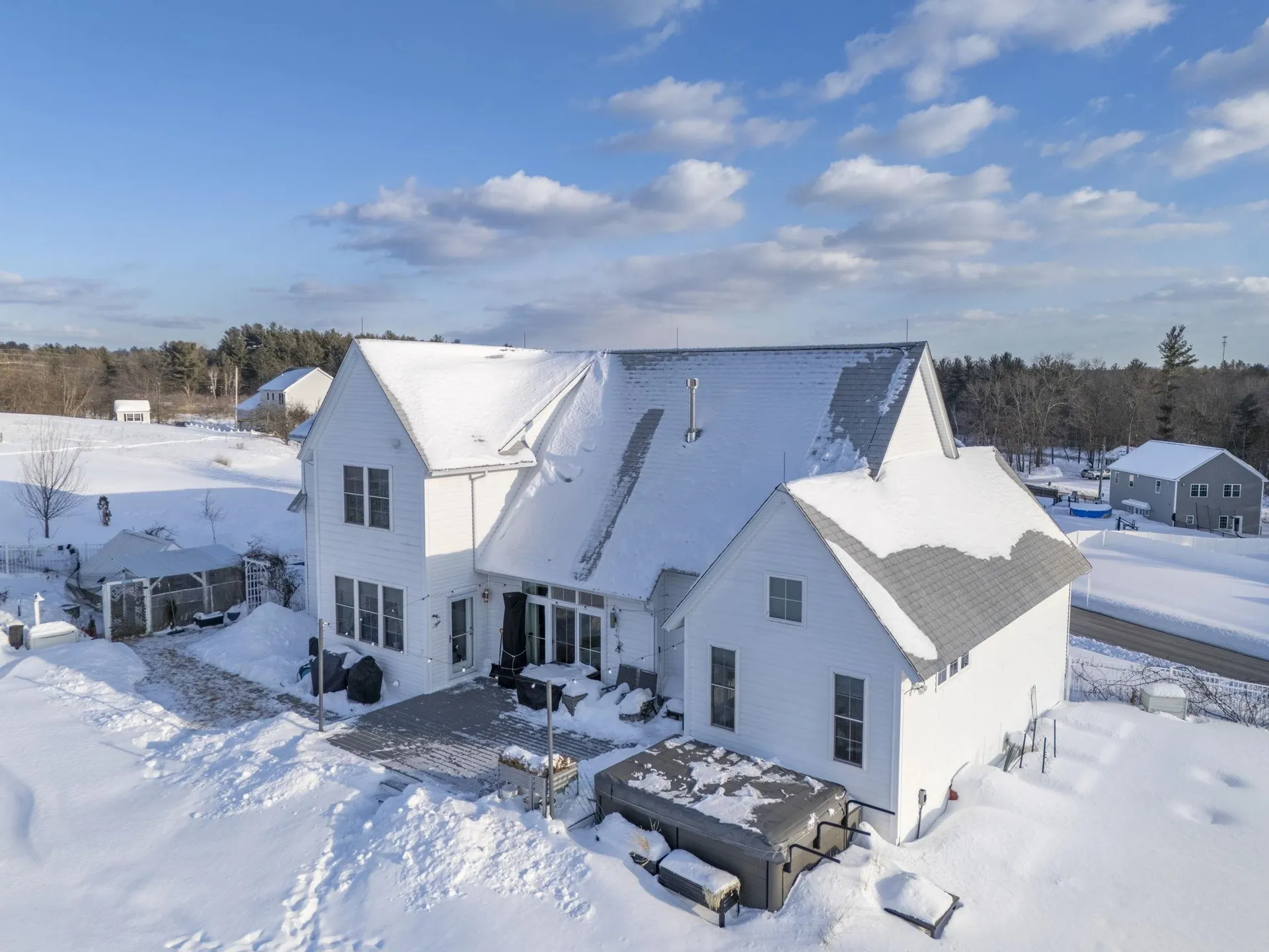 2 Nettie Way Londonderry NH 03053