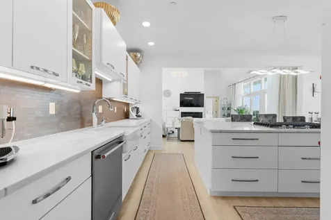 2 Nettie Way Londonderry NH 03053