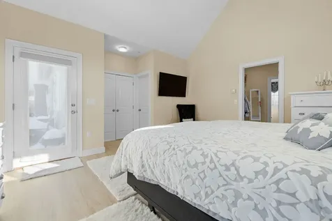 2 Nettie Way Londonderry NH 03053