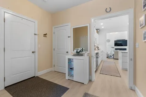 2 Nettie Way Londonderry NH 03053