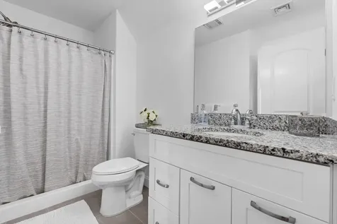 2 Nettie Way Londonderry NH 03053