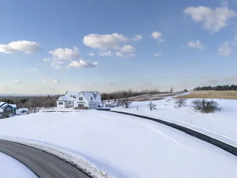 2 Nettie Way Londonderry NH 03053