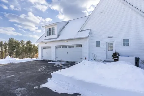 2 Nettie Way Londonderry NH 03053