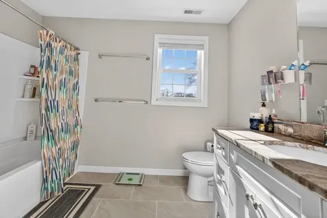 73 King Street Nashua NH 03060