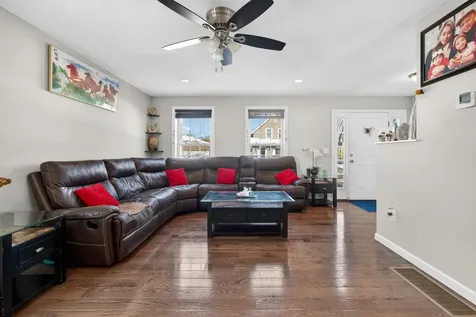 73 King Street Nashua NH 03060