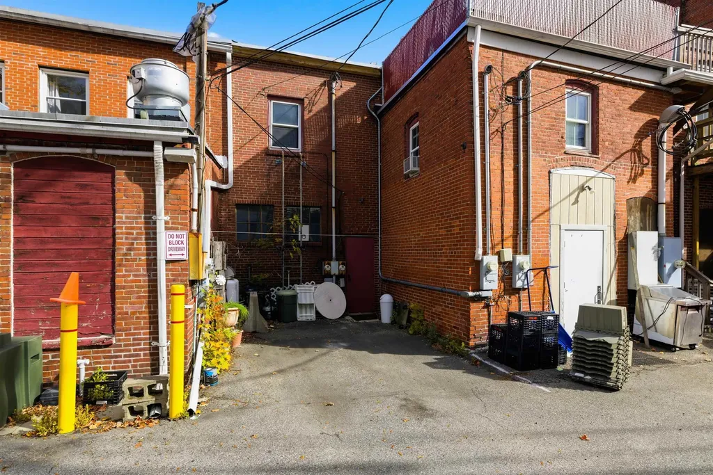 275 Main Street South Berwick ME 03908