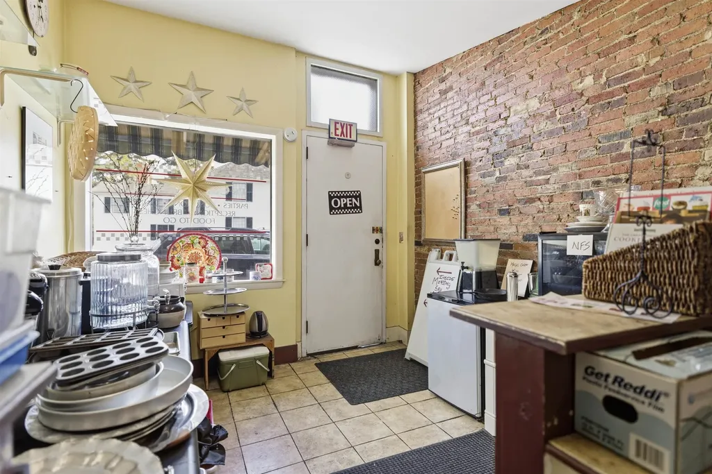 275 Main Street South Berwick ME 03908