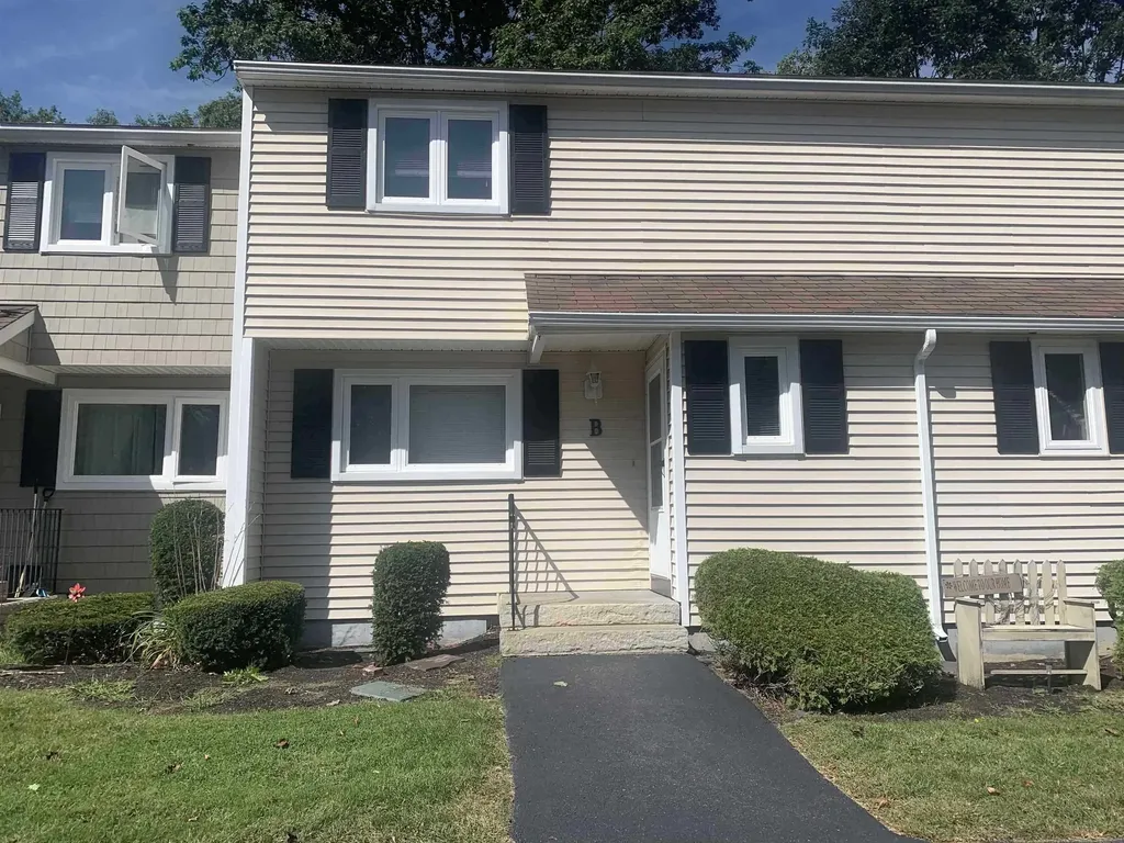 4 Cedarbrook Village Rochester NH 03867