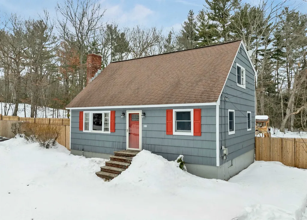 18 Ridgecrest Drive Hudson NH 03051